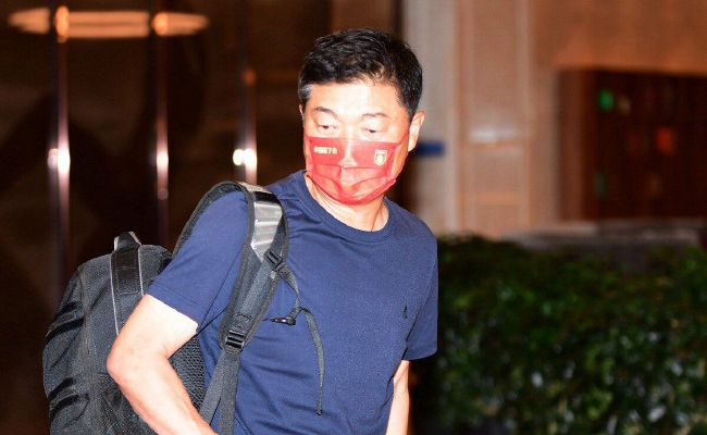 更衣室内每个人都在疯狂地歌唱，那一刻戈麦斯高喊‘给我安东内拉！